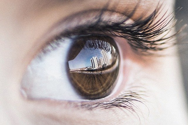 Can diabetes cause glaucoma?